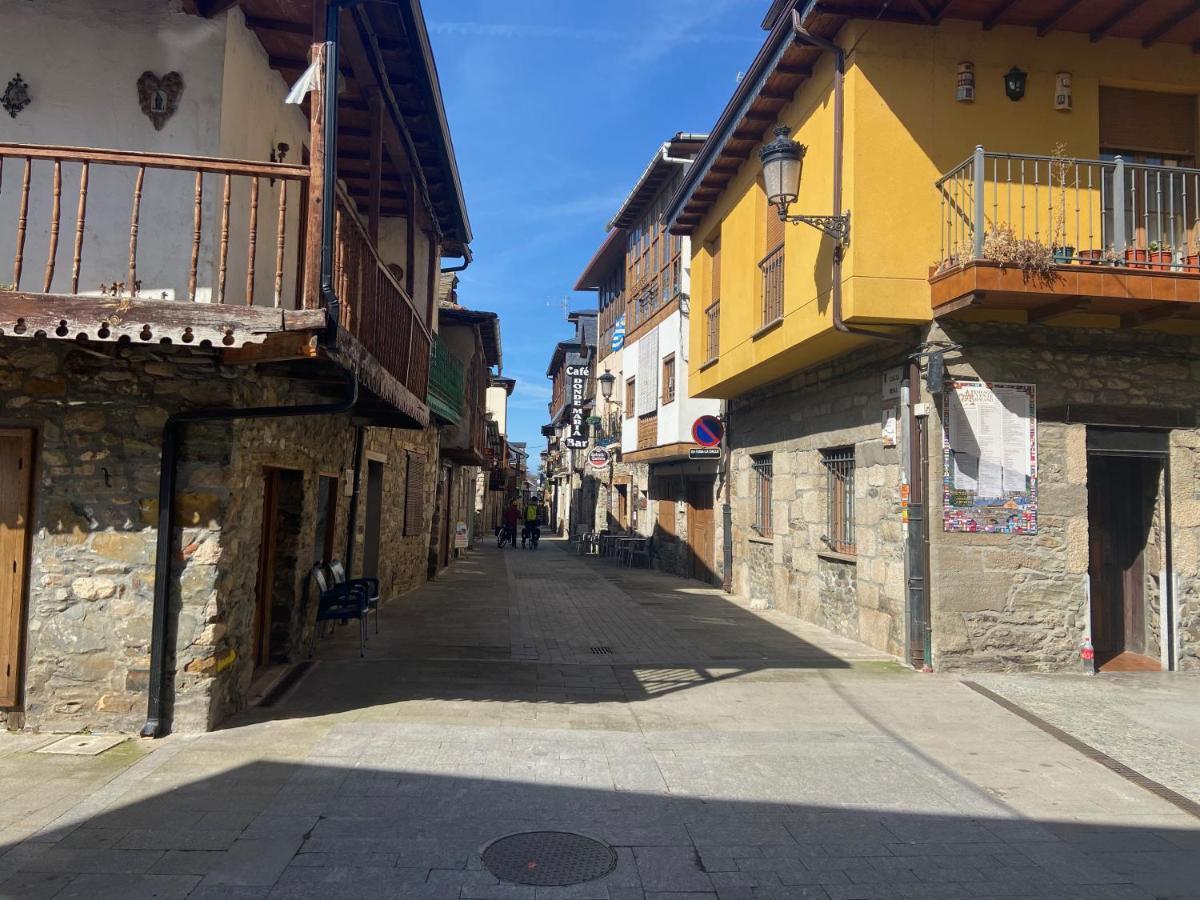 Twin Room,981719800:JPEG